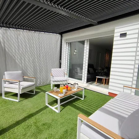 Casa Mallen, Con Amplia Terraza, En El Barrio De Nervion Siviglia Esterno foto